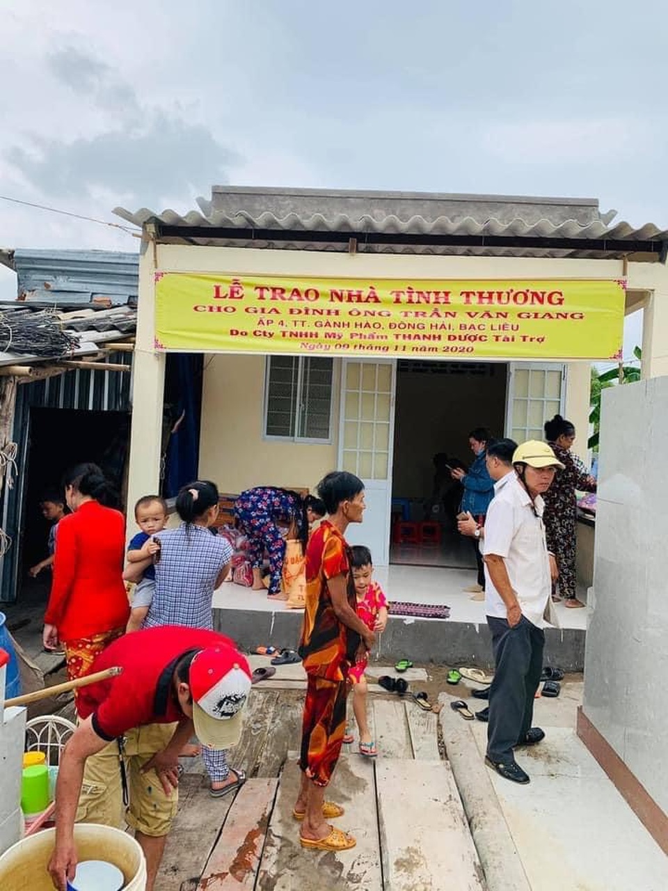 Mỹ phẩm Thanh Dược trao nhà tình thương cho gia đình khó khăn - 4 Mỹ phẩm Thanh Dược trao nhà tình thương cho gia đình khó khăn - 4