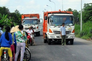 Cần Thơ đi đổ rác ké, Vĩnh Long nhà máy rác trăm tỷ “đắp chiếu”