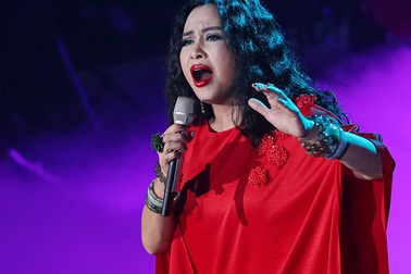 Thanh Lam, Ngọc Khuê hát như “lên đồng” trong đêm nhạc Nguyễn Vĩnh Tiến