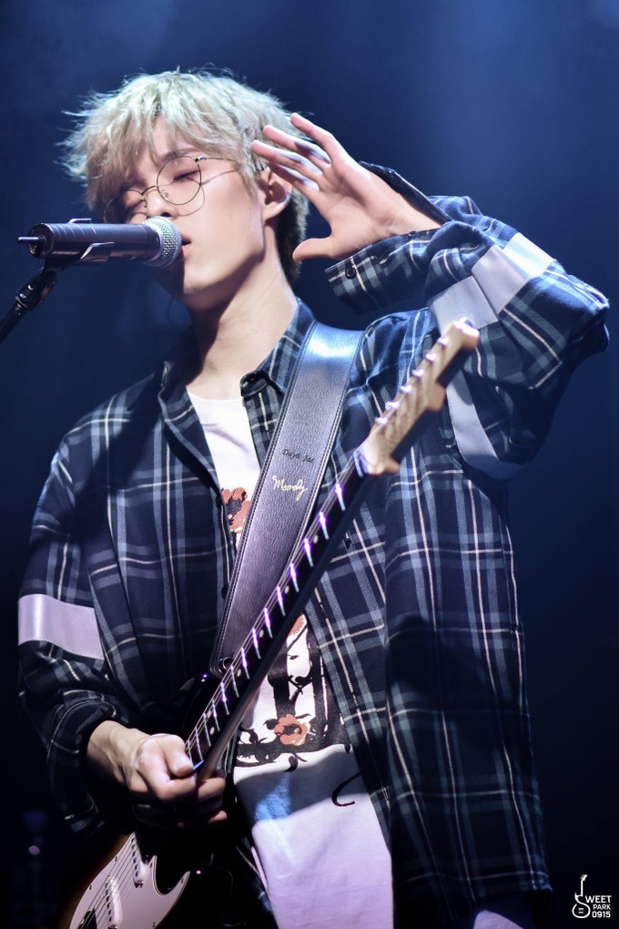 Idol có giọng hát đẹp nhất trong mắt netizen: Jimin, Rosé bị chê vẫn lọt top, EXO chỉ có 1 đại diện nhưng bất ngờ nhất là Jennie - Ảnh 22. Idol có giọng hát đẹp nhất trong mắt netizen: Jimin, Rosé bị chê vẫn lọt top, EXO chỉ có 1 đại diện nhưng bất ngờ nhất là Jennie - Ảnh 22.