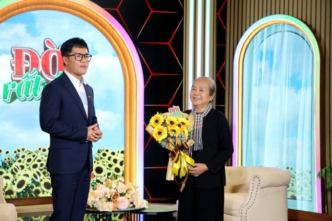 Trở về từ Côn Đảo sau khi đất nước được thống nhất, bà Hoàng Thị Khánh làm rất nhiều việc ý nghĩa giúp ích cho đời.