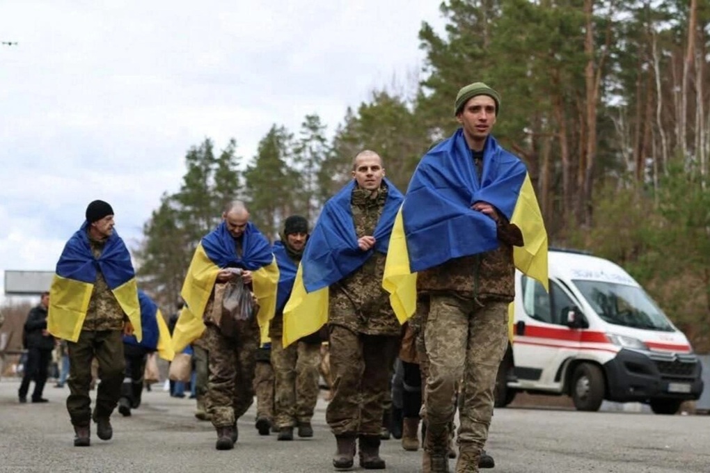 Ukraine nêu lý do giữ bí mật số tù binh trao đổi với Nga - 1 Ukraine nêu lý do giữ bí mật số tù binh trao đổi với Nga - 1