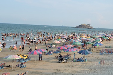 Cam go "dẹp loạn" bãi biển