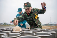 Bên trong trận địa pháo hoa Tết Dương lịch 2025 ở Hà Nội