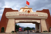 Thủ tướng: Đóng cửa khẩu, dừng vận chuyển khách công cộng trên toàn quốc