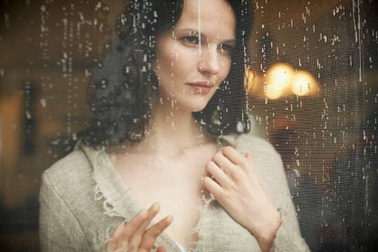 Mẹ đơn thân nuôi 3 con vướng lưới tình cùng phi công trẻ