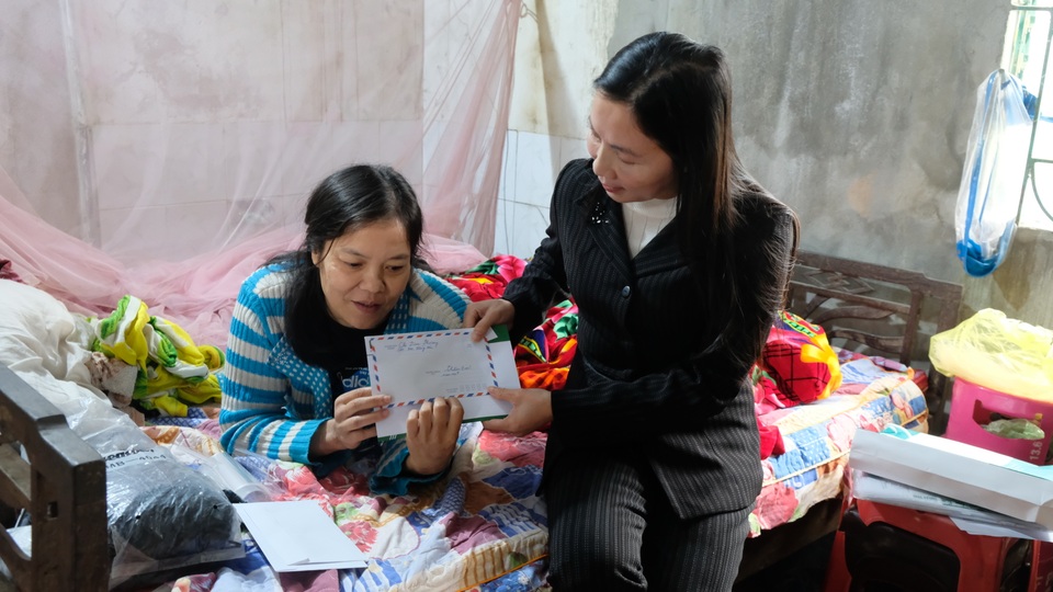 Người phụ nữ cô độc suốt 20 năm vỡ oà trong niềm hạnh phúc! - 1 Người phụ nữ cô độc suốt 20 năm vỡ oà trong niềm hạnh phúc! - 1