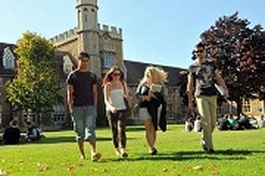 Cơ hội nhận học bổng 30% và lệ phí visa Anh trị giá 250 USD với Đại học Gloucestershire