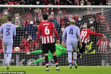 Real Madrid tiến vào tứ kết, Barcelona bị loại ở Cúp Nhà vua