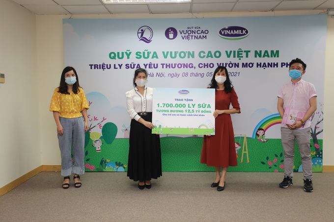 Sẽ có 19.000 trẻ em có hoàn cảnh khó khăn được uống sữa năm 2021 từ chương trình Quỹ sữa Vươn cao Việt Nam
 - Ảnh 1.