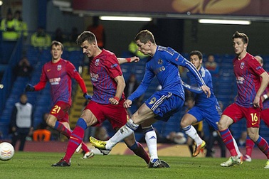 Đá hỏng phạt đền, Torres vẫn được khen ngợi