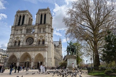 Vụ cháy nhà thờ Đức Bà Paris: Nhiều tour du lịch đi Pháp phải thay đổi lịch trình