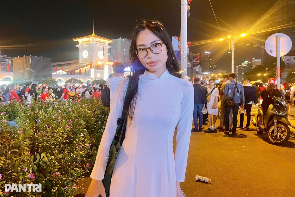 Chắc không còn lần nào trong đời tôi được chứng kiến khoảnh khắc lịch sử này nữa... - 9 Chắc không còn lần nào trong đời tôi được chứng kiến khoảnh khắc lịch sử này nữa... - 9