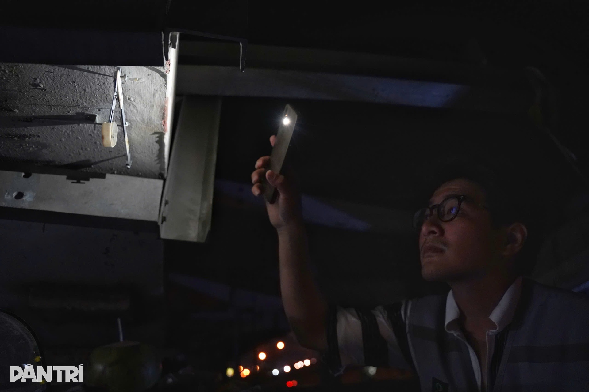 Huy động 12 xe tải thử độ bền cầu Bình Triệu 1 ở TPHCM - 9