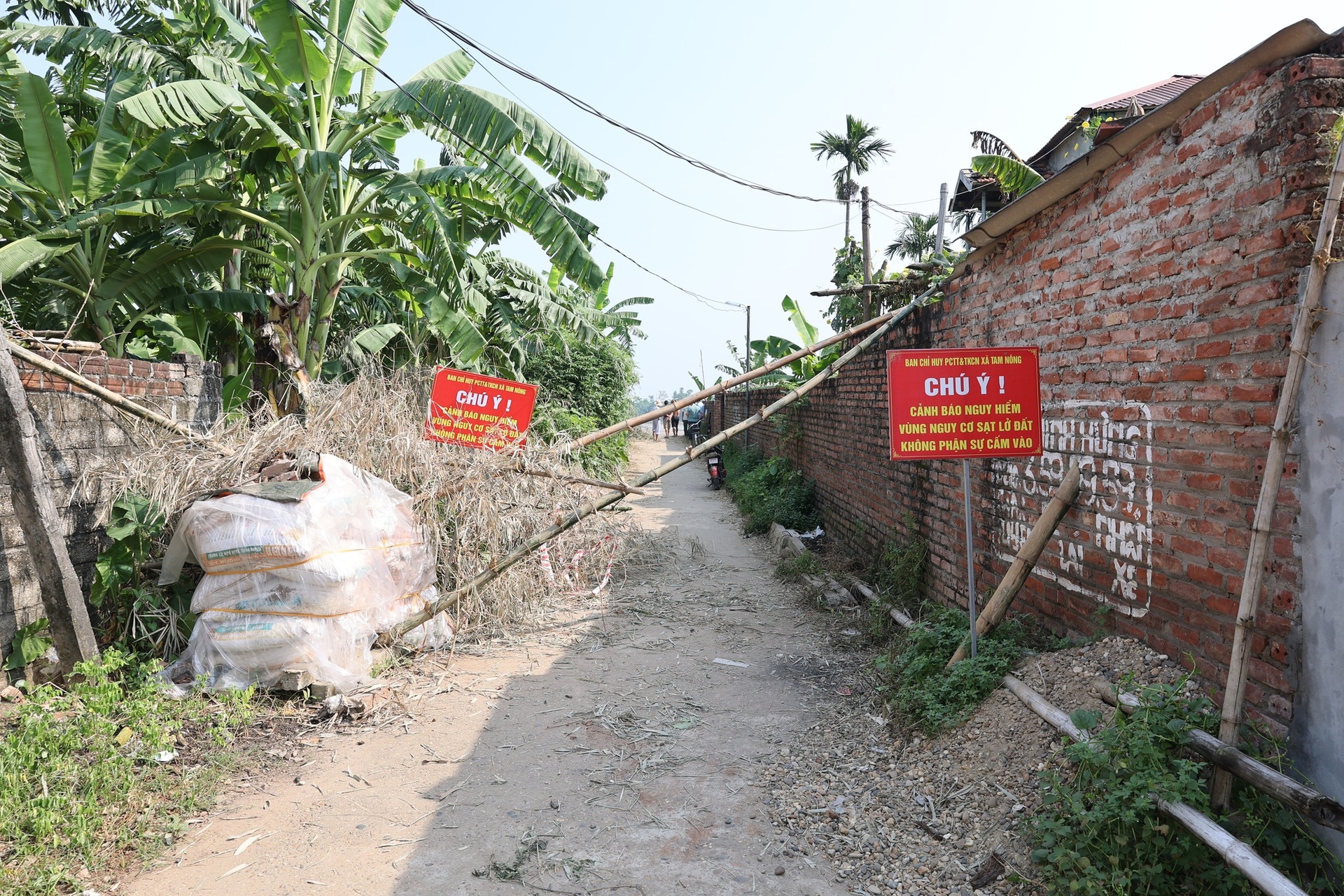 Sạt lở bờ sông uy hiếp xóm làng ở Phú Thọ - 7 Sạt lở bờ sông uy hiếp xóm làng ở Phú Thọ - 7