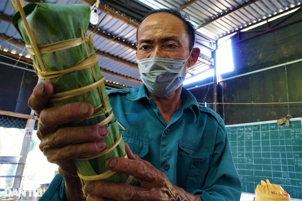 Chuyện ông Hai trời, hơn 20 năm đưa hương vị Tết đi khắp Việt Nam - 10 Chuyện ông Hai trời, hơn 20 năm đưa hương vị Tết đi khắp Việt Nam - 10
