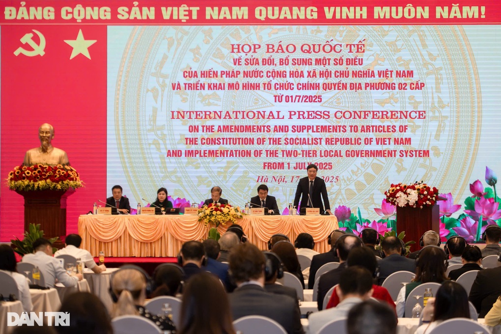 Hướng bố trí cán bộ sau sáp nhập tỉnh để vận hành chính quyền 2 cấp mới - 2 Hướng bố trí cán bộ sau sáp nhập tỉnh để vận hành chính quyền 2 cấp mới - 2