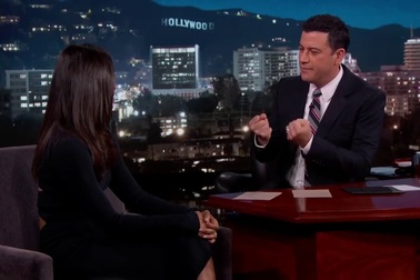 Zoe Saldana thanh lịch trên truyền hình