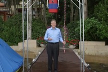 Đến lượt Bill Gates, Tim Cook, Jeff Bezos... “ tắm nước đá” làm từ thiện