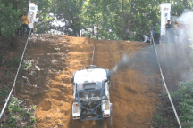 Kịch tính các tay đua vượt dốc 70 độ tại giải đua xe địa hình lớn nhất Việt Nam