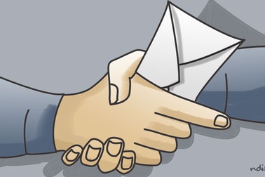 Uy quyền chiếc phong bì, chuyện lạ « bệnh ghẻ ruồi » khó chữa