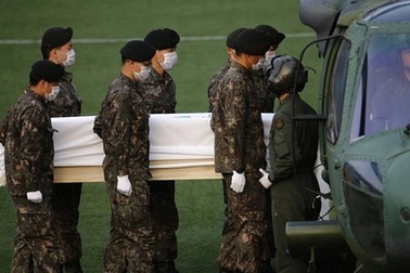 Đắm phà Hàn Quốc: Tìm thấy 48 thi thể chen chúc trong một cabin