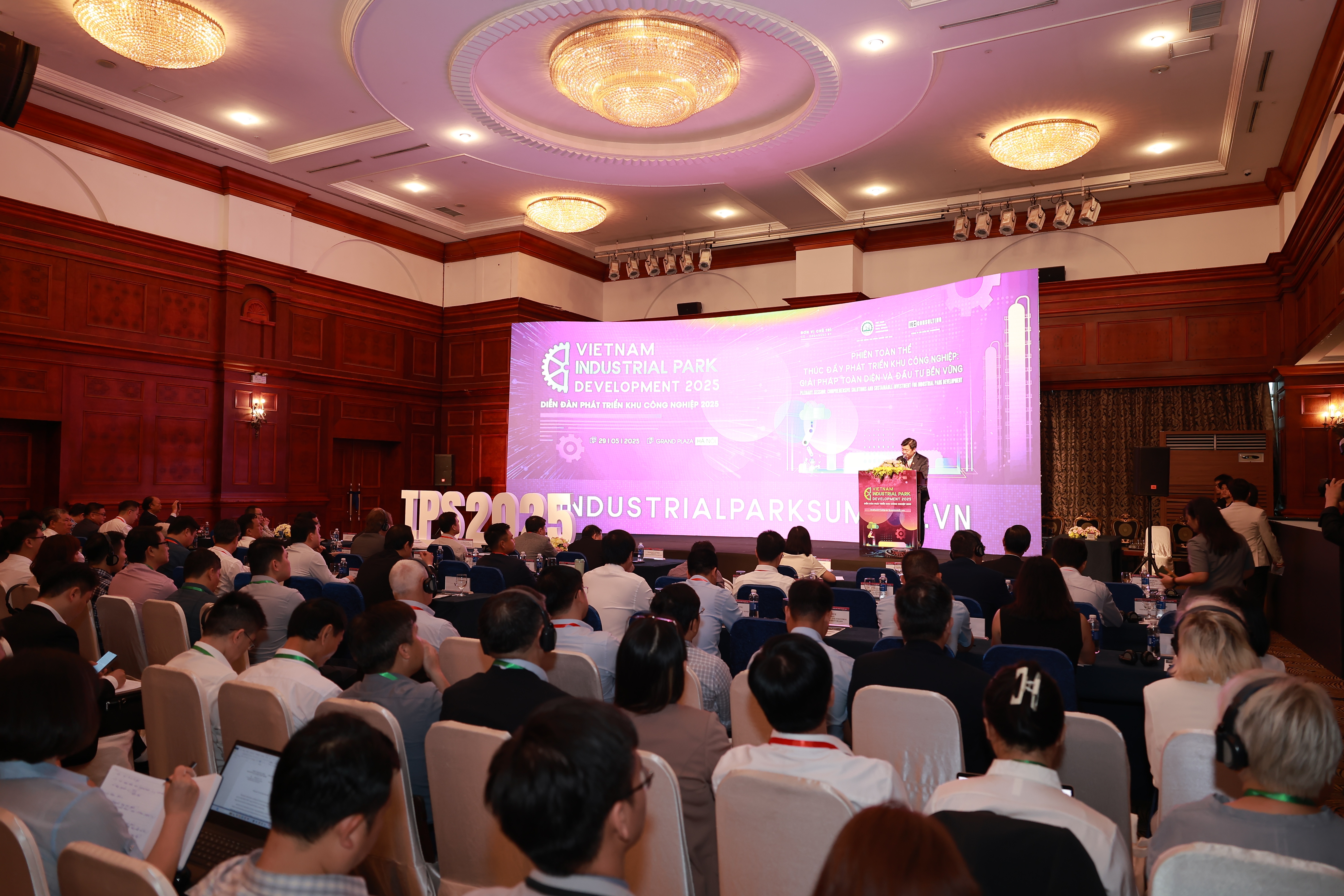 Các khu công nghiệp truyền thống cần “lột xác” để đón sóng FDI chất lượng cao - 1