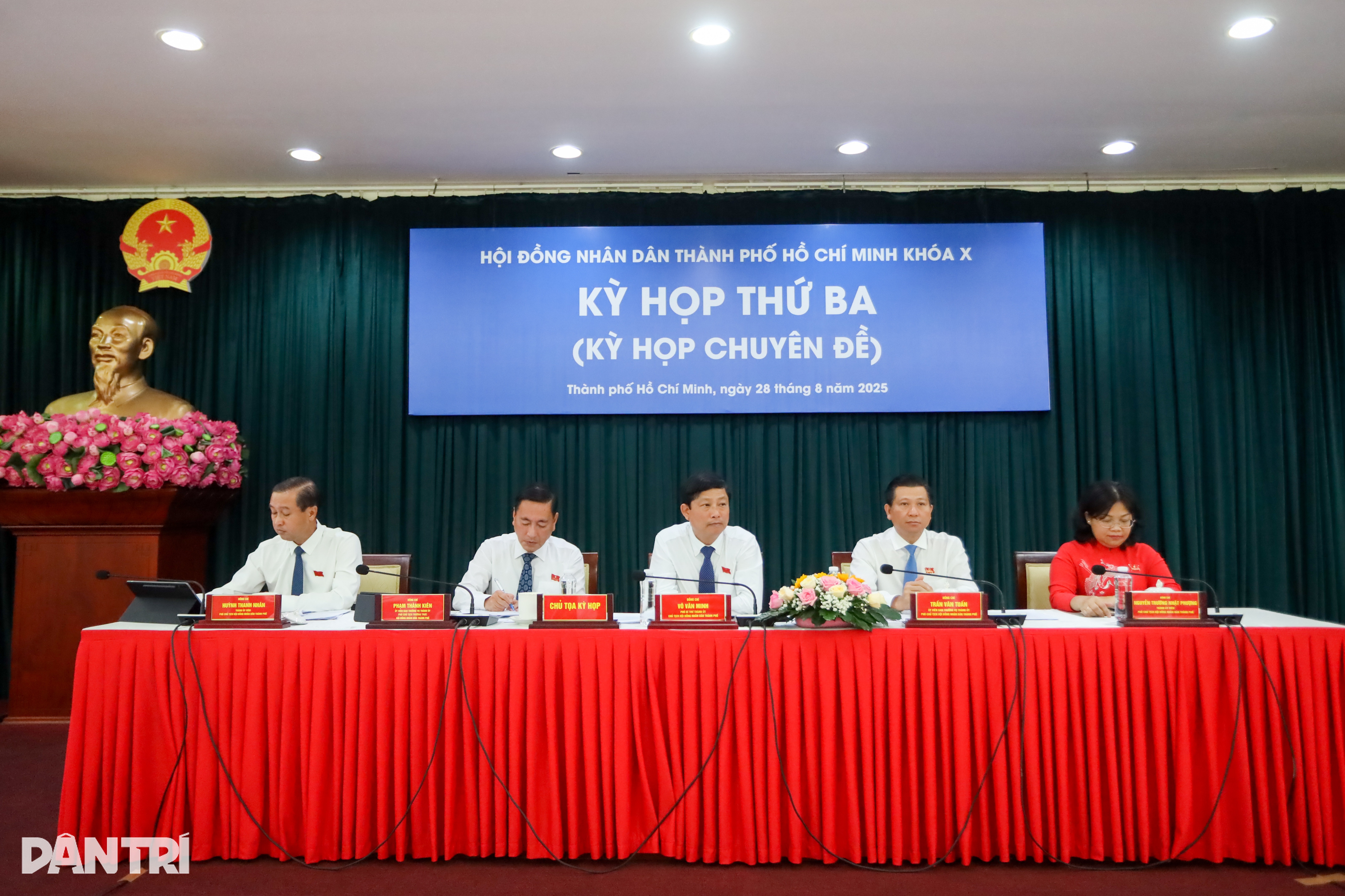 Nhiều chính sách gỡ nút thắt được HĐND TPHCM thông qua - 10