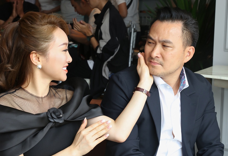 Con trai Chi Bảo thân thiết cùng “vợ mới” của ba - 3 Con trai Chi Bảo thân thiết cùng “vợ mới” của ba - 3