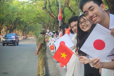 Nhật hoàng cảm kích trước sự tiếp đón nồng nhiệt của người dân cố đô Huế