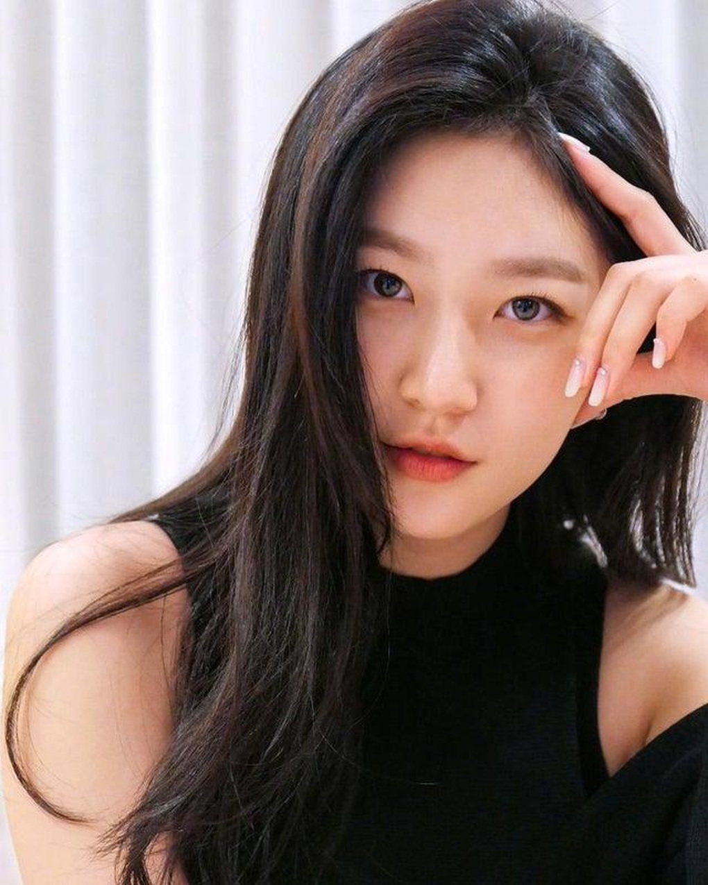 Mỹ nhân đăng ảnh tình tứ với Kim Soo Hyun vướng nghi vấn gặp vấn đề tâm lý - 2 Mỹ nhân đăng ảnh tình tứ với Kim Soo Hyun vướng nghi vấn gặp vấn đề tâm lý - 2