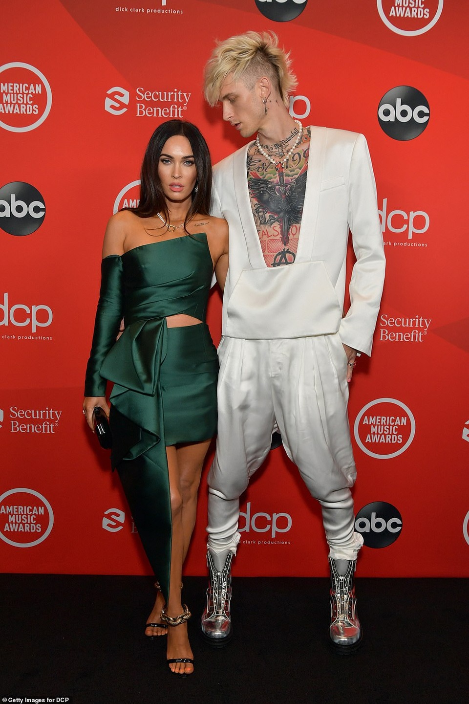 Jennifer Lopez trẻ đẹp đáng ngưỡng mộ khi đọ dáng với đàn em - 9 Jennifer Lopez trẻ đẹp đáng ngưỡng mộ khi đọ dáng với đàn em - 9
