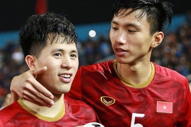 Cầu thủ Văn Hậu, Đình Trọng thành tân sinh viên trường ĐH Kinh tế - ĐHQGHN