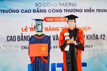 Lần đầu tiên Robot thay sinh viên trường nghề nhận bằng tốt nghiệp