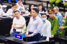 Cựu Phó Chủ tịch Quảng Nam khai "mang tiền nhận hối lộ đi làm việc ý nghĩa"