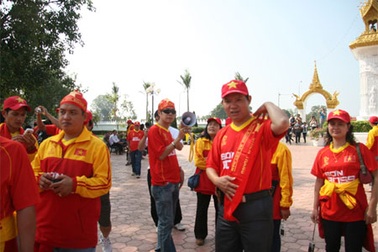 CĐV cầu chúc cho U23 Việt Nam đánh bại Thái Lan