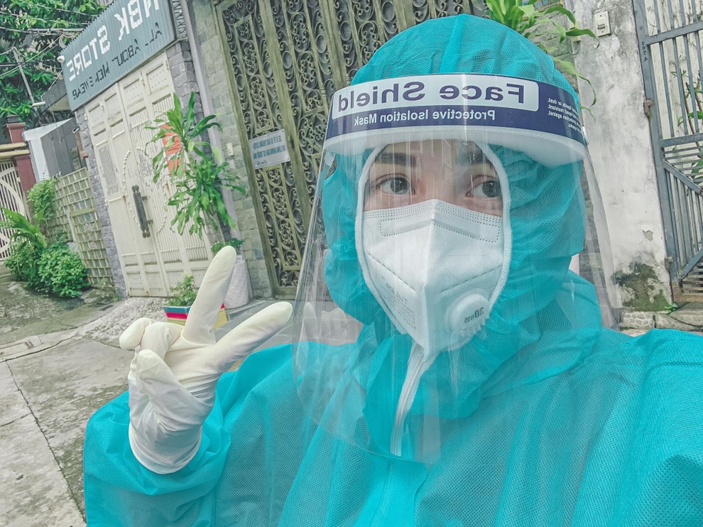 Hoa vẫn nở trên tuyến đầu chống dịch - 4 Hoa vẫn nở trên tuyến đầu chống dịch - 4