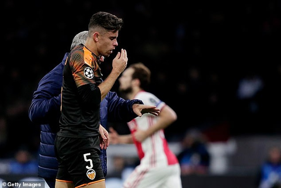 Chelsea vượt khó thành công, Ajax bị loại sau vòng bảng - 4 Chelsea vượt khó thành công, Ajax bị loại sau vòng bảng - 4