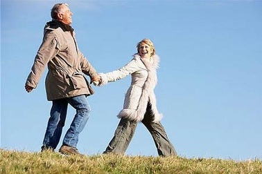 Đi bộ nhanh hàng ngày giúp giảm nguy cơ đau tim