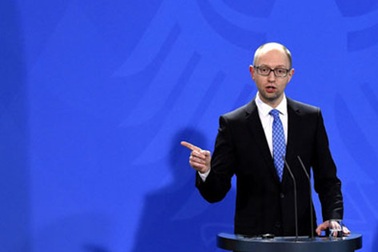Vì sao ông Yatsenyuk từ chức Thủ tướng Ukraine?