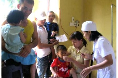 Bổ sung vắc-xin bại liệt cho trẻ dưới 5 tuổi