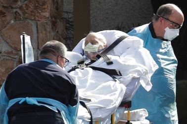 Hơn 700.000 người đã chết vì Covid-19, Mỹ thúc đẩy tiêm vắc xin tăng cường