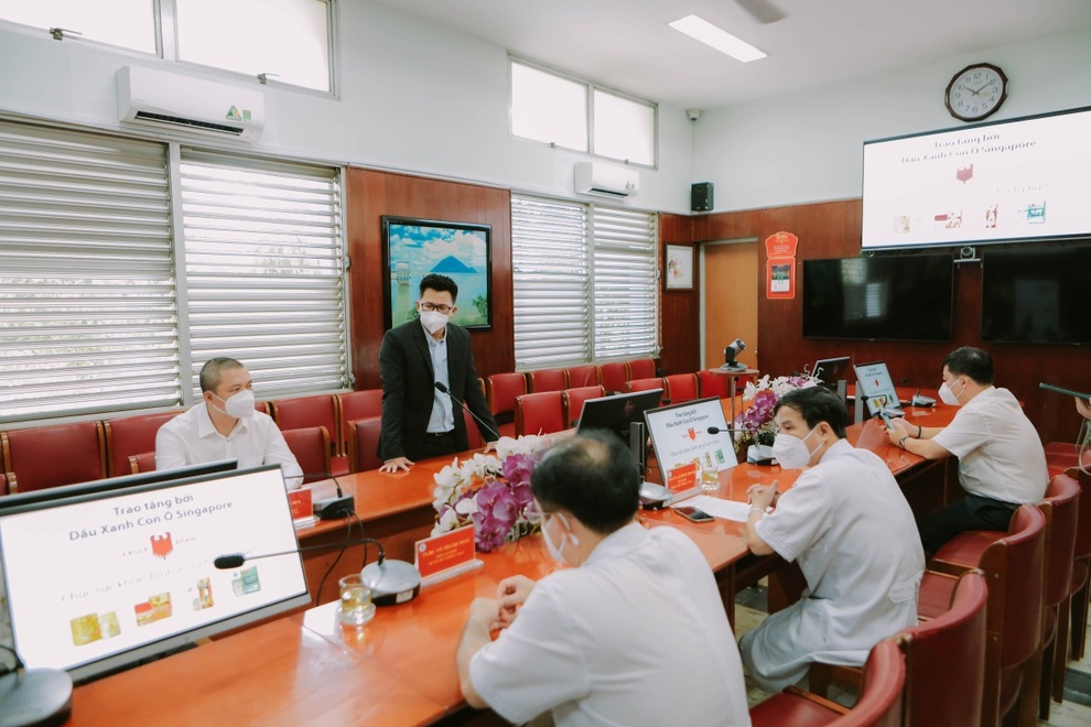 Dầu Xanh Con Ó Singapore chung tay cùng BV Thống Nhất chống dịch Covid-19 - 1 Dầu Xanh Con Ó Singapore chung tay cùng BV Thống Nhất chống dịch Covid-19 - 1