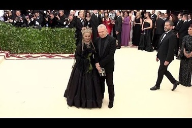 Madonna dự MET gala