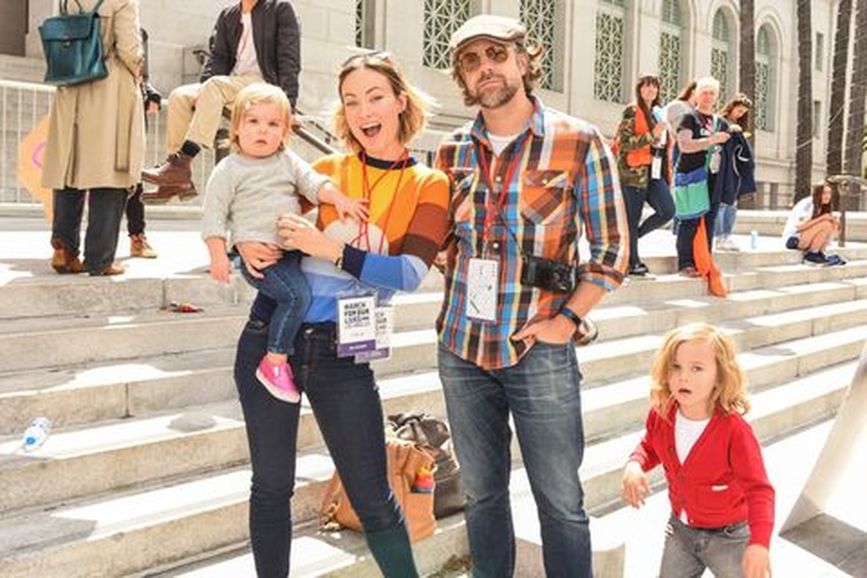 Vừa tuyên bố chia tay, Olivia Wilde và bạn trai lại ôm nhau tình tứ - 7 Vừa tuyên bố chia tay, Olivia Wilde và bạn trai lại ôm nhau tình tứ - 7