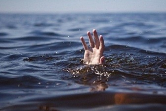 Phát hiện thi thể người đàn ông sau lưng có nhiều hình xăm dạt vào bờ biển