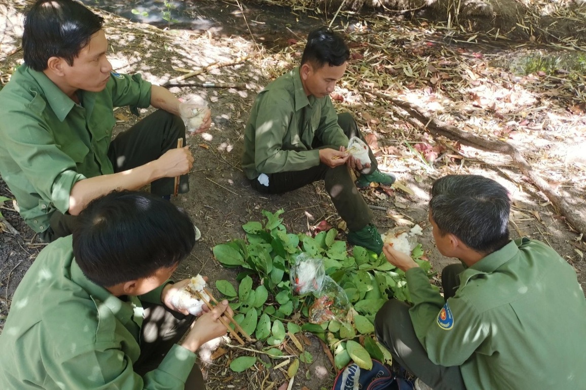 Gác Tết, tham gia cuộc chiến giữ rừng xanh Tây Nguyên - 2 Gác Tết, tham gia cuộc chiến giữ rừng xanh Tây Nguyên - 2
