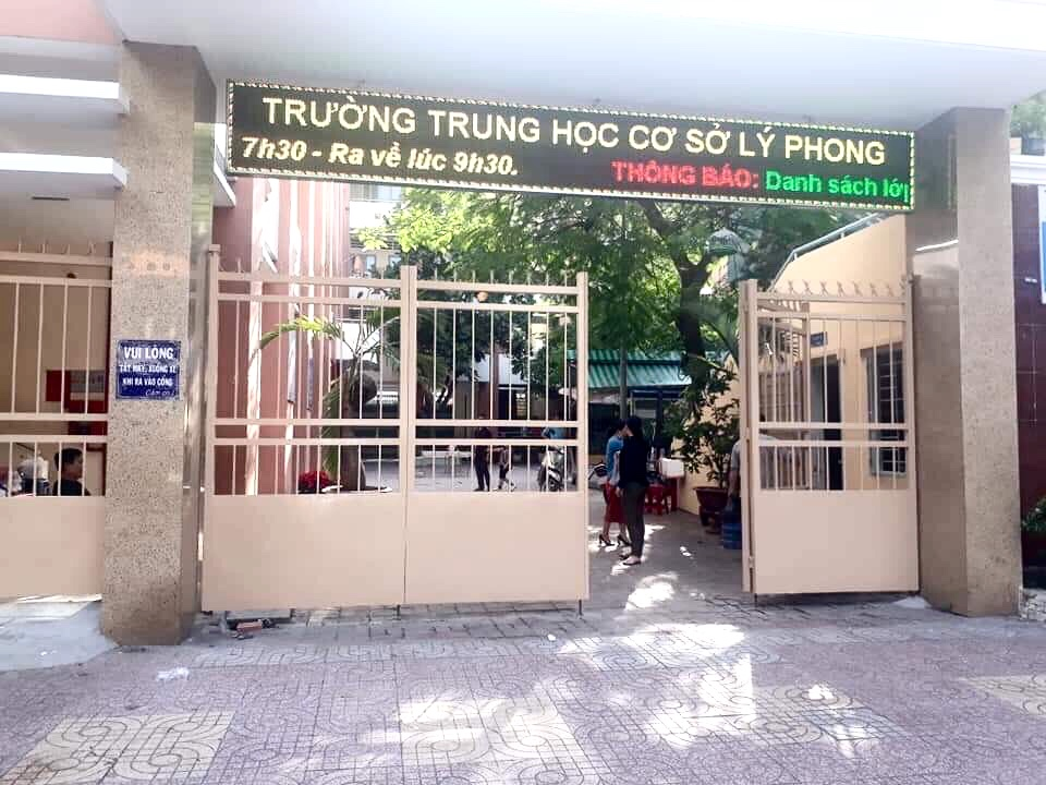 Ngôi trường có 100% lớp học được lắp máy lạnh: Tâm huyết của những nhà giáo - 4 Ngôi trường có 100% lớp học được lắp máy lạnh: Tâm huyết của những nhà giáo - 4
