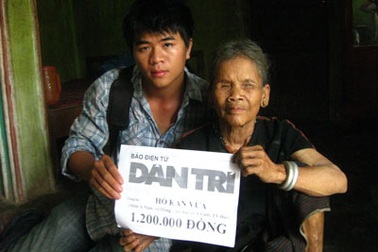 Quà nhân ái trở lại với “người mẹ mù”