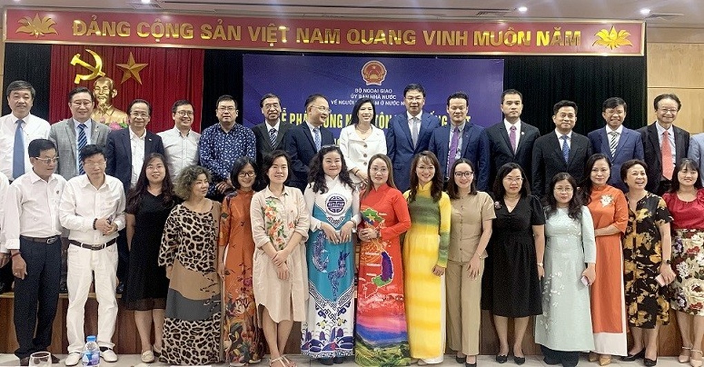 Để tiếng mẹ đẻ là niềm tự hào của mỗi người Việt ở bất cứ đâu - 8 Để tiếng mẹ đẻ là niềm tự hào của mỗi người Việt ở bất cứ đâu - 8